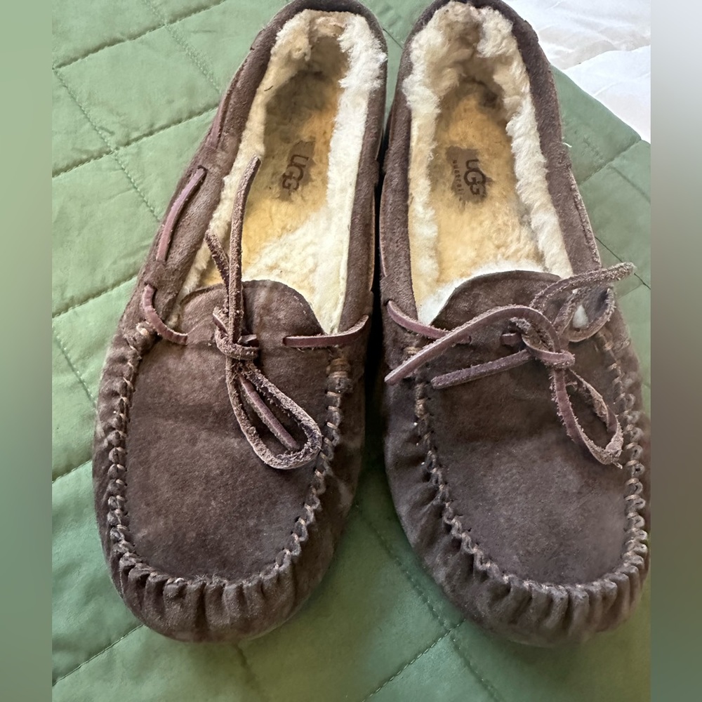 Ugg moccasin slippers size 8 - Picture 2 of 4